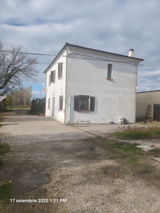 APARTAMENTE, RESTAURANT, FABRICA,ITALIA 1140mp construcți, 6000mpTeren