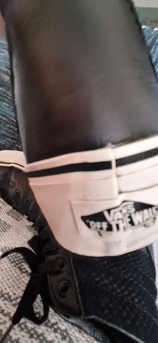 Bascheti Vans dama,piele,nr 38,5 45 lei