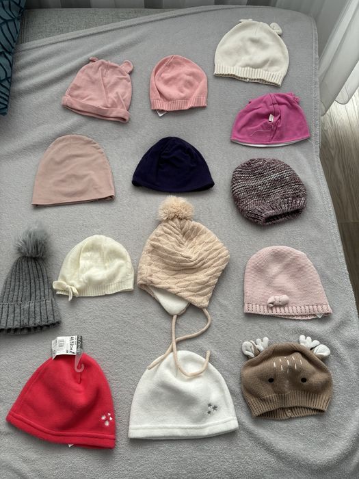 Lot caciuli bebe 1-2 ani