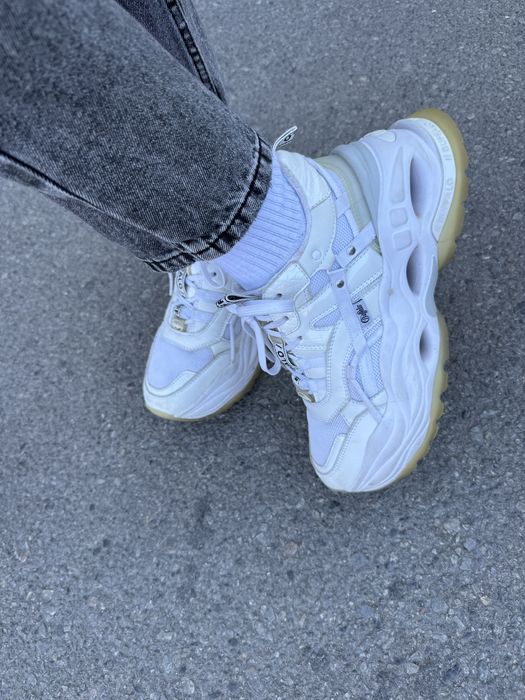 Бели Buffalo сникърси