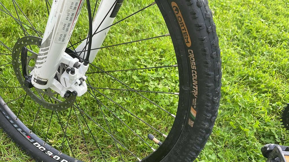 cannondale sl trail 3 cadru M roti de 26.