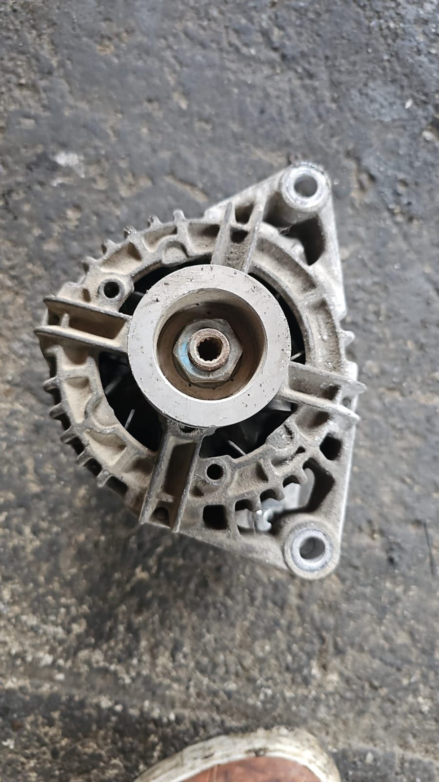 Alternator Opel Corsa C 1.0 1.2 Cod 0124415023