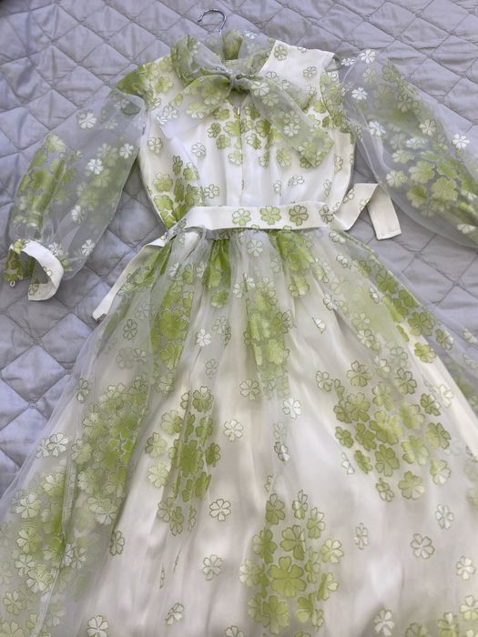 Платья б/у, хорошего качеста