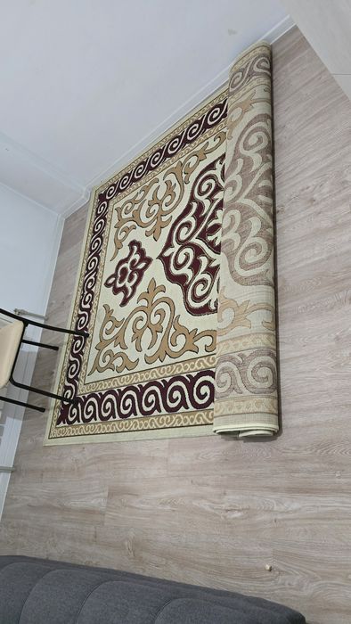 Продам ковер 1.5 на 2.5