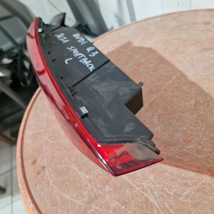 Audi Q3  2021 Sportback ляв вътрешен стоп