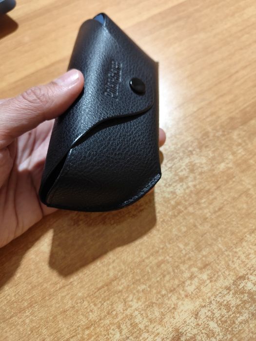 Кожен калъф за слънчеви очила