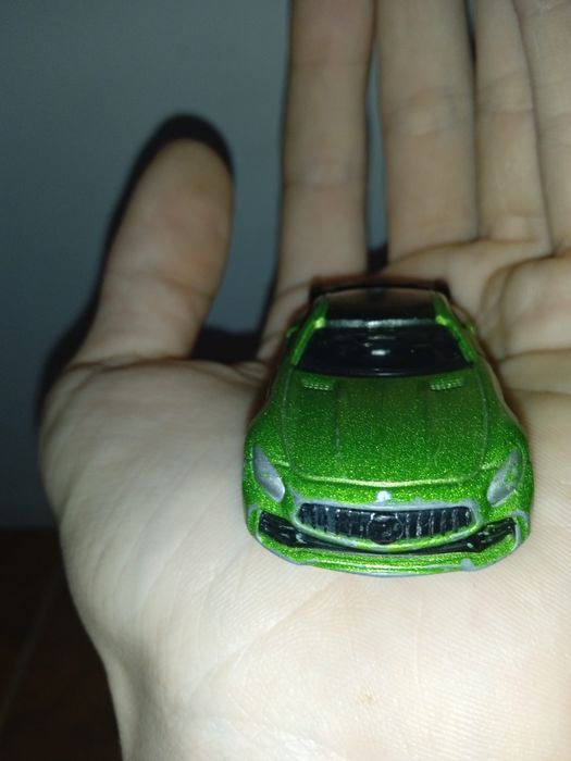 Mersedes amg gtr sotiladi