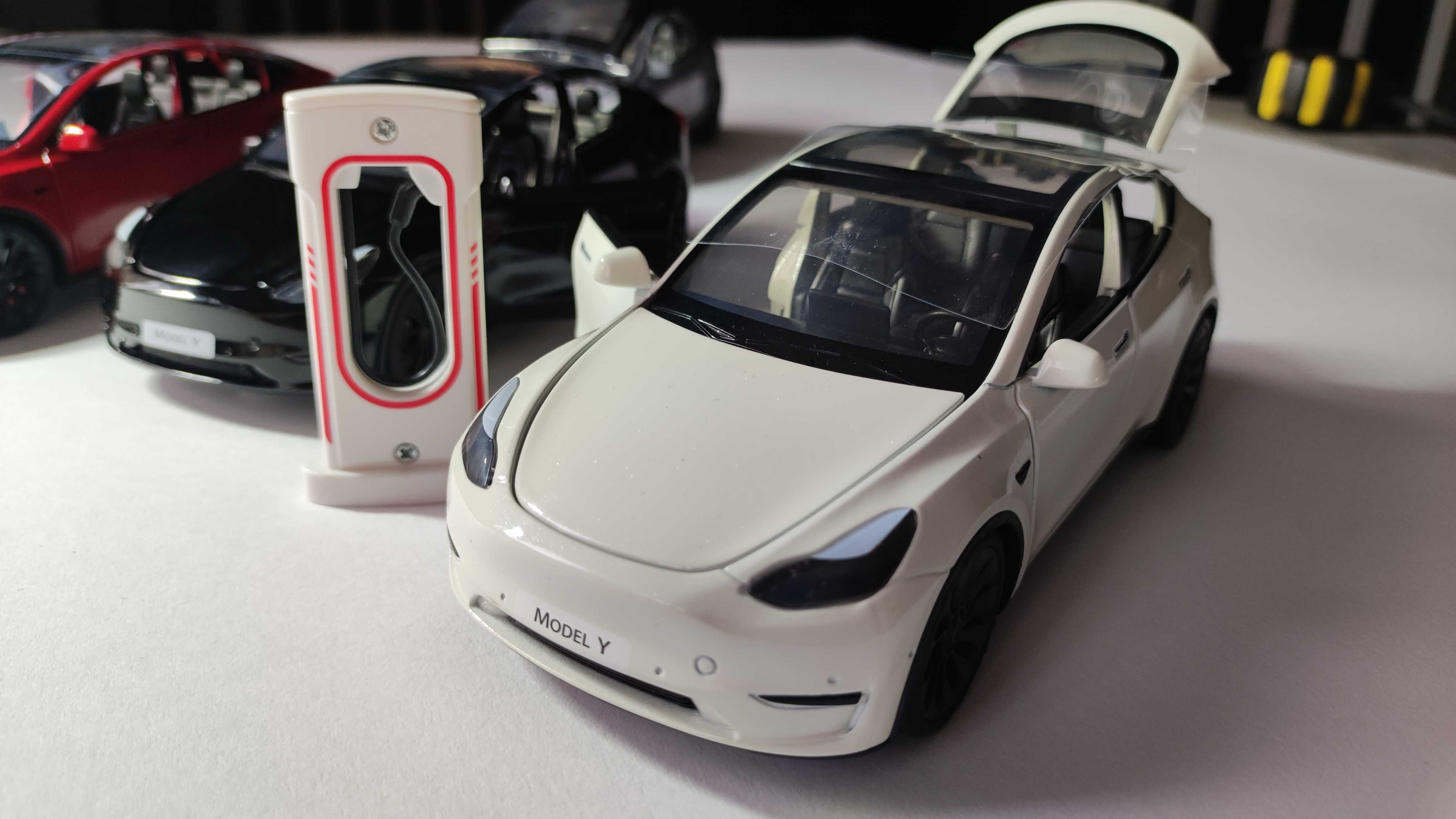 Метални колички Тесла (Tesla model Y) мащаб 1:24