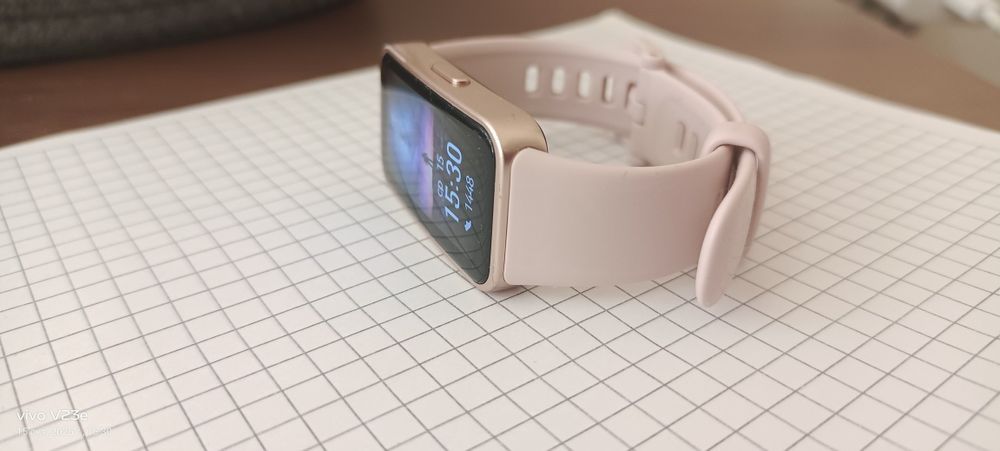 Продам фит-часы Huawei band 8