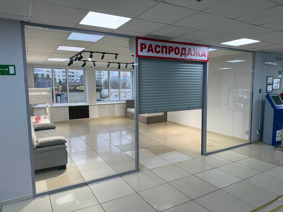 Входная группа и рольставни для бутика