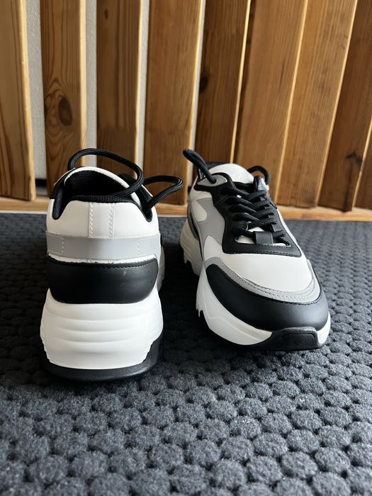 Trainers Soho Grit din piele – mărimea 42 / 26,5 cm – ca noi!