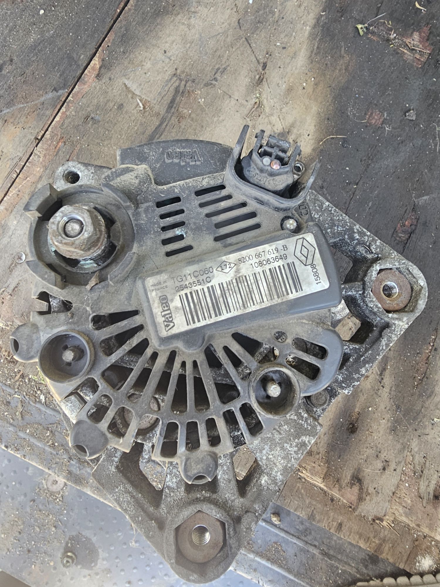 Alternator Renault Megane 2 2002-2010 1.6 16V K4M 812 Benzina 82006676