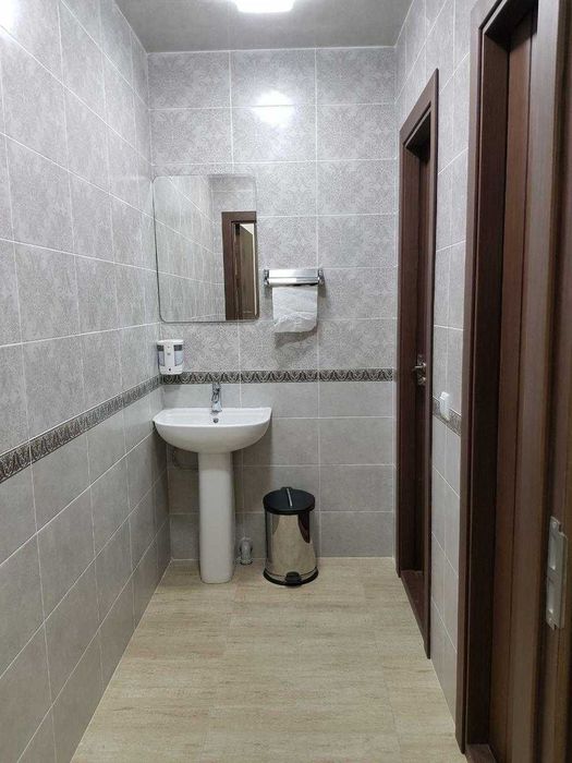 Офис метро Х.Олимджана Дархан ул. Мустакииллик 22 кв.м по 16 у.е