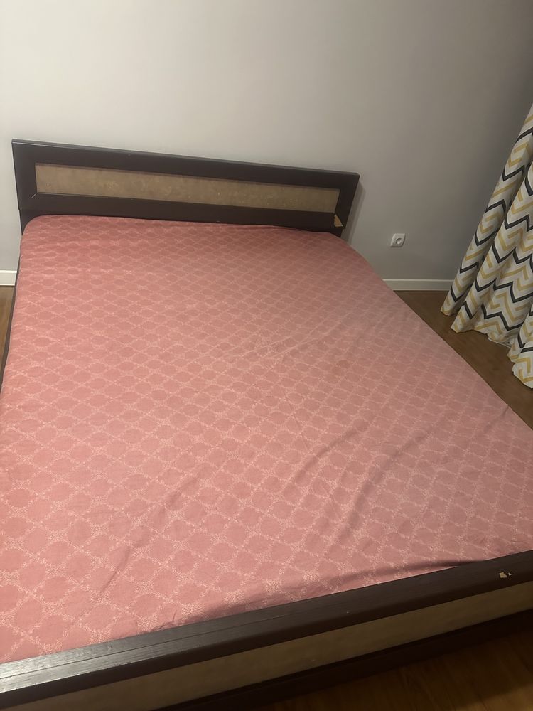 Кровать двуспальная с 2 тумбочками