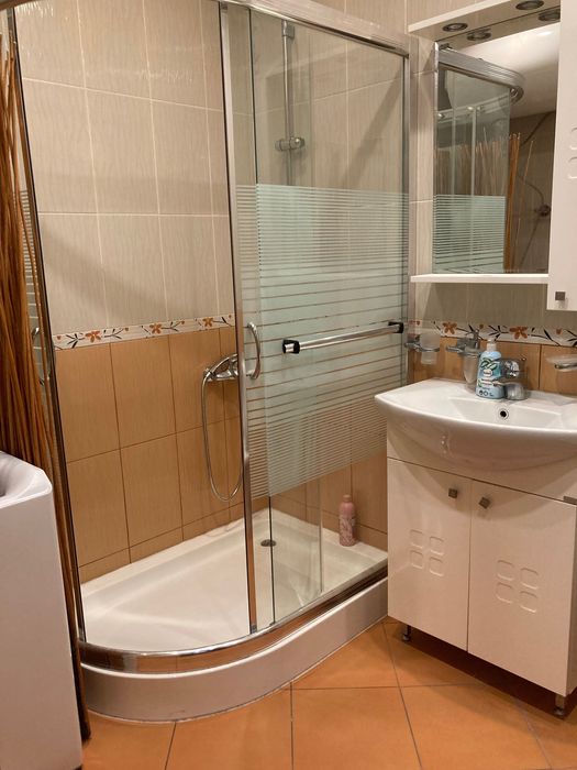 Дава се под наем Тристаен апартамент в Варна, Общината - 115 кв.м за 1196.97 € - Снимка #2