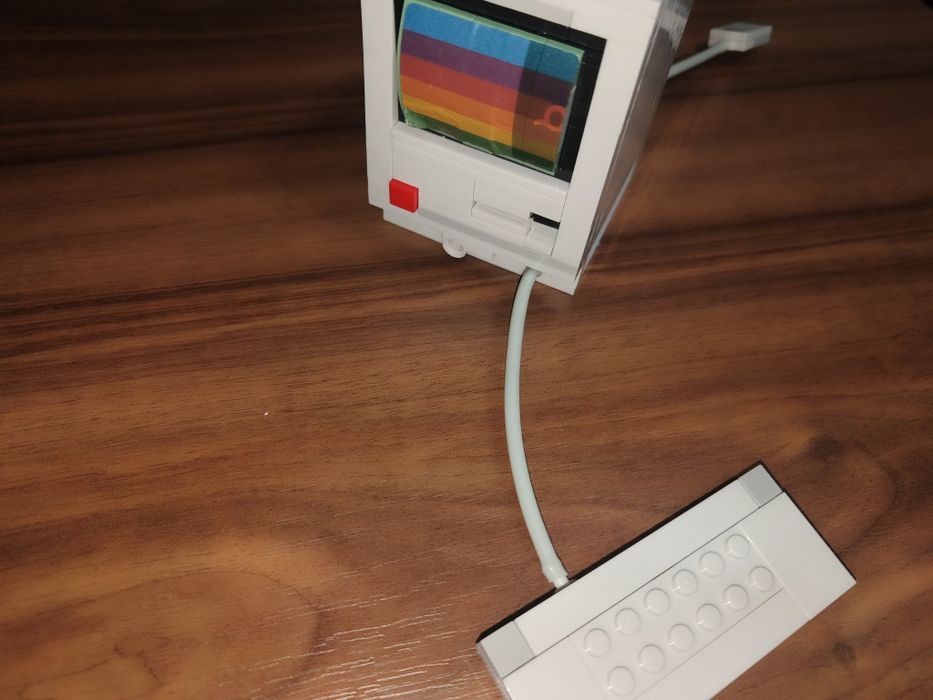 Vând LEGO Apple Mecintosh