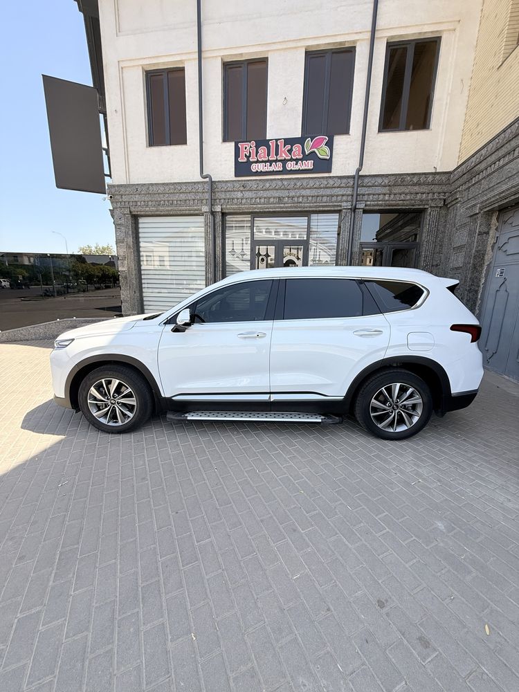 Hyundai (xunday) Santafe 2020 sotiladi.