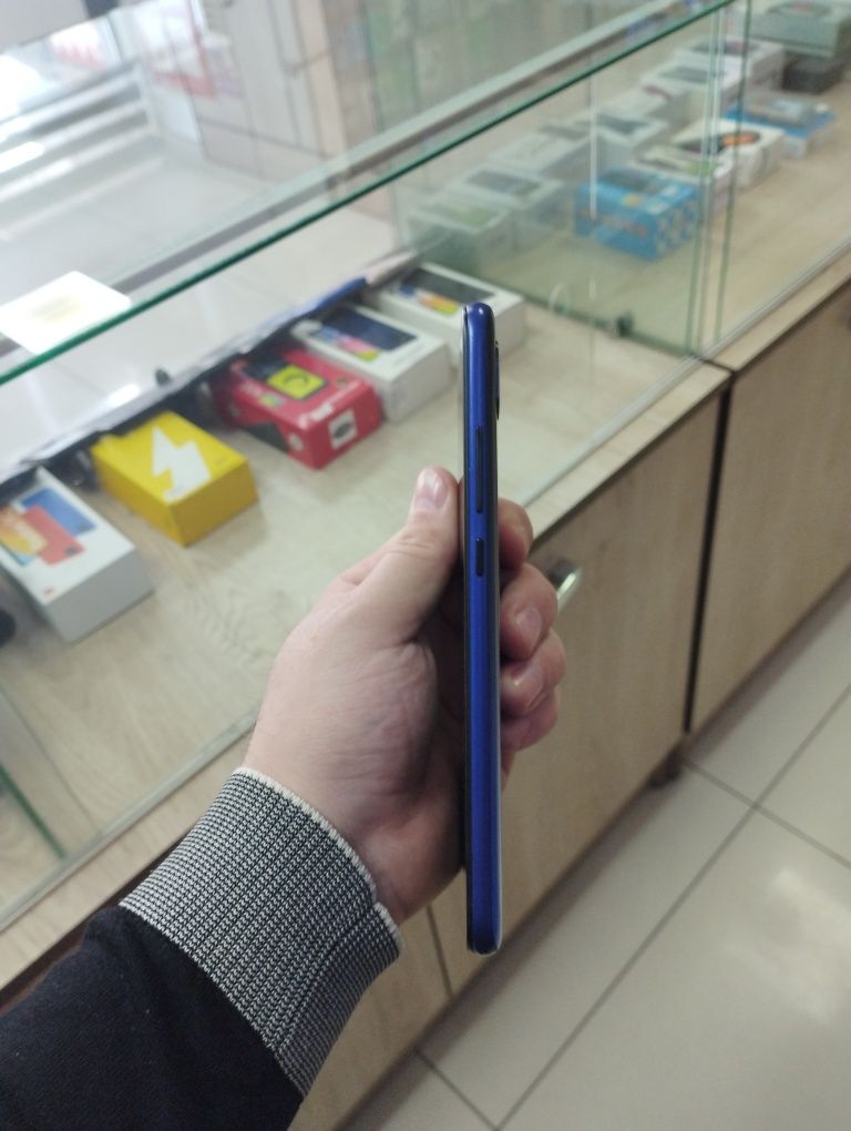 Redmi 7 32GB xolati yaxwi