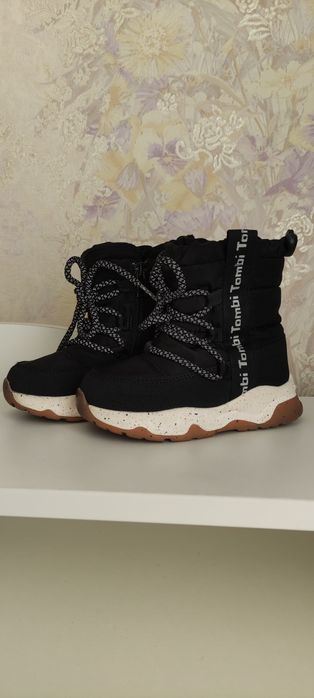 Продам детские зимние сапоги