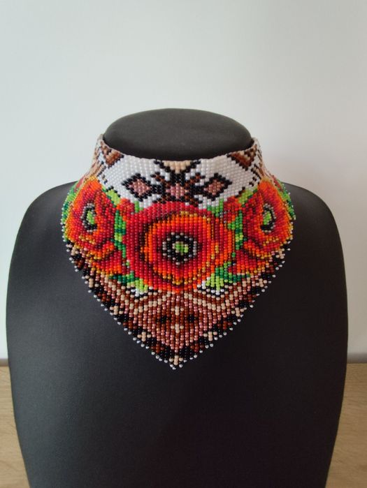 Colier choker din mărgele