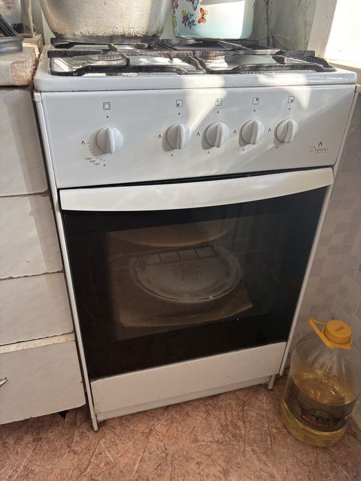 Продам срочно Газ плита 4 камфорный