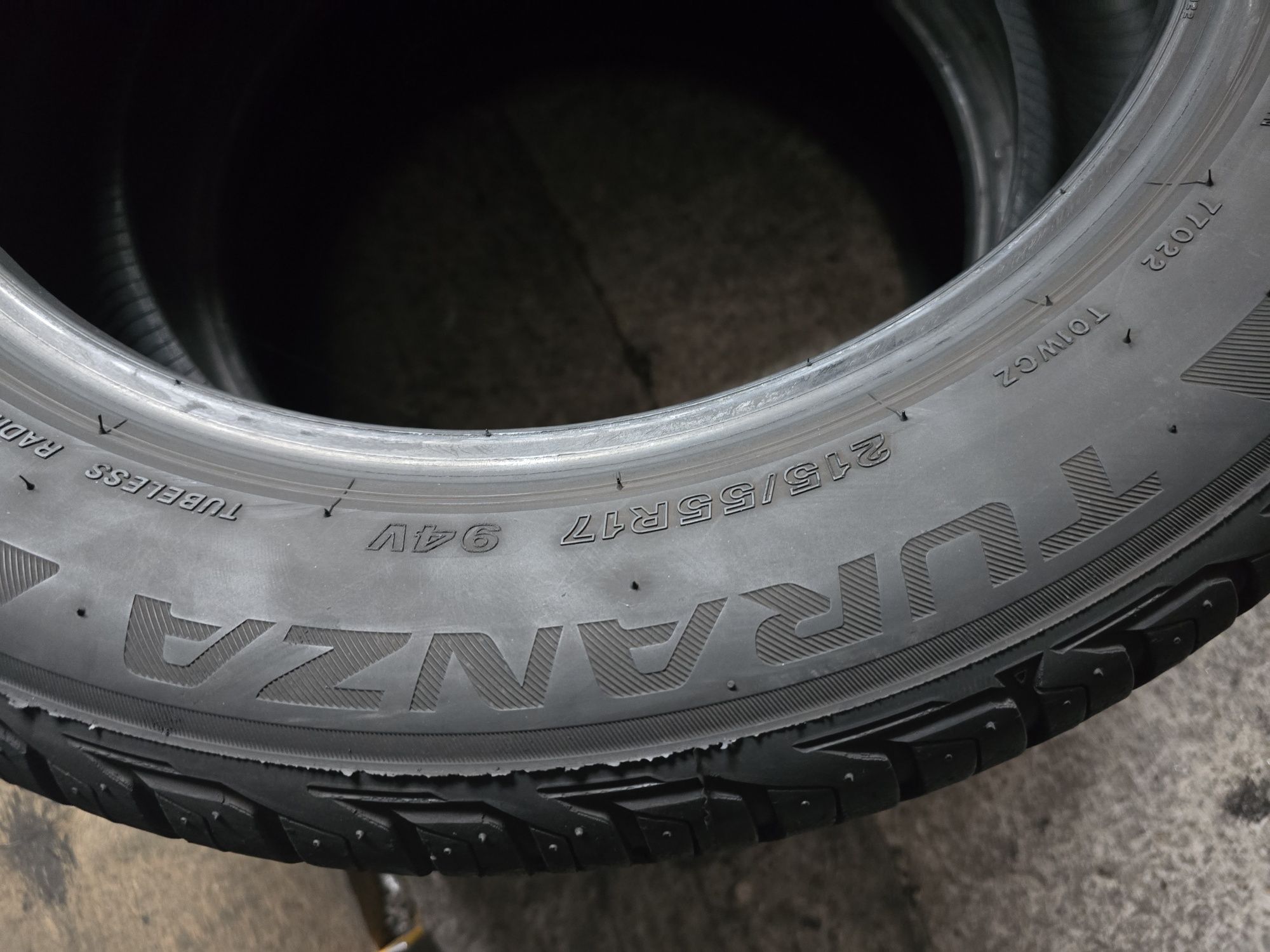Bridgestone 215/55 R17 94V vară