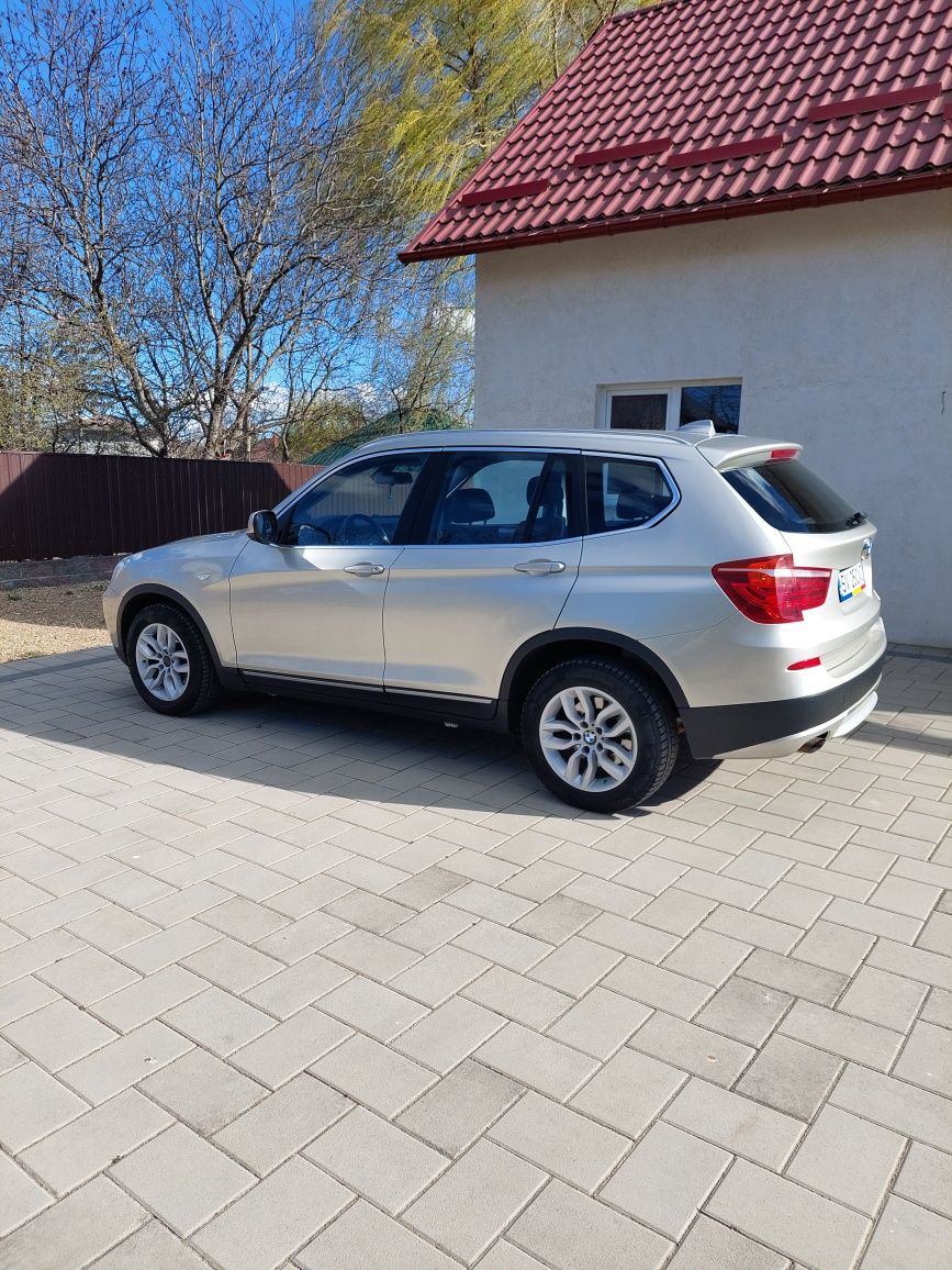 Vând BMW X3 2011