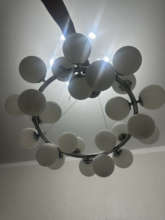 Продается люстра