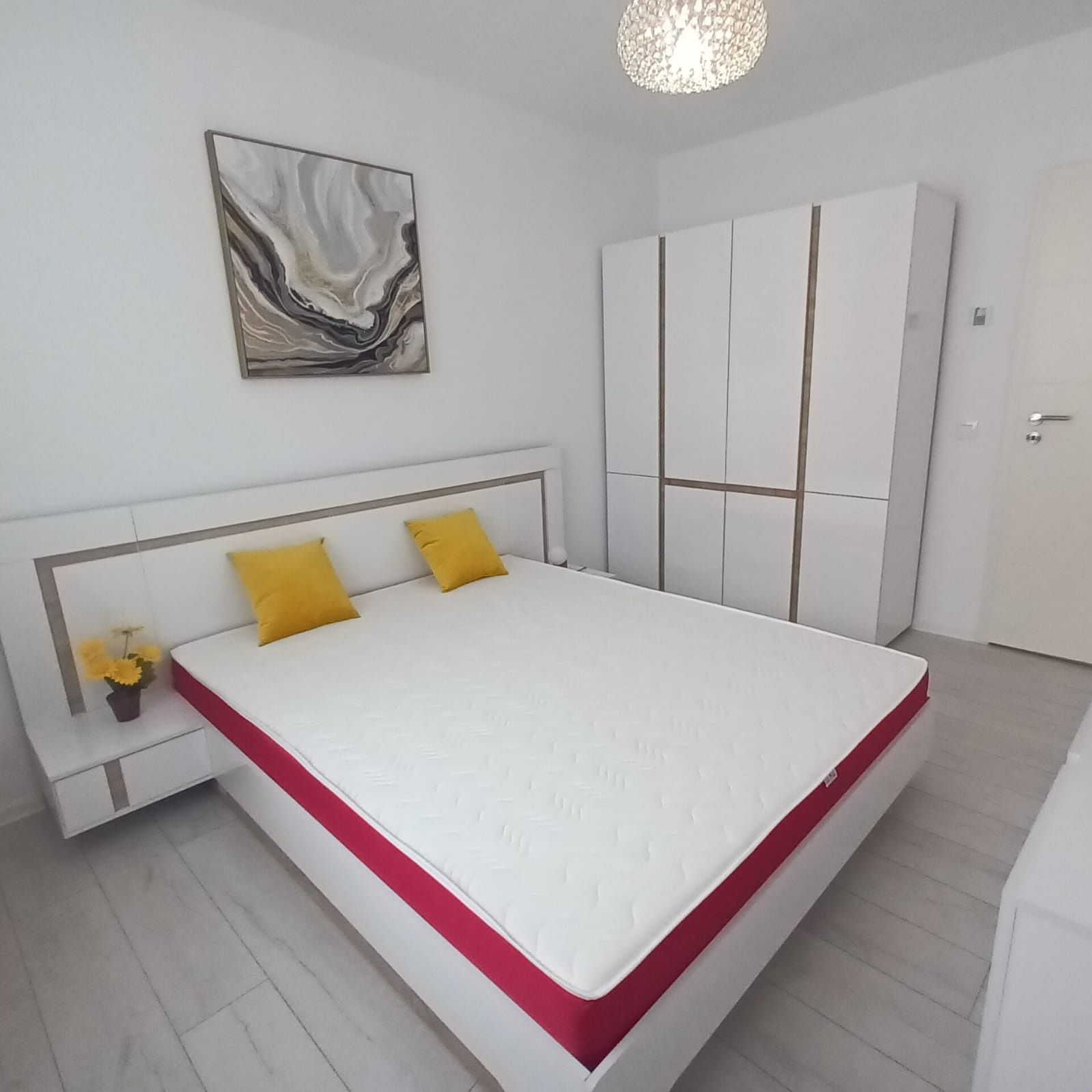 Apartament 3 camere central lux