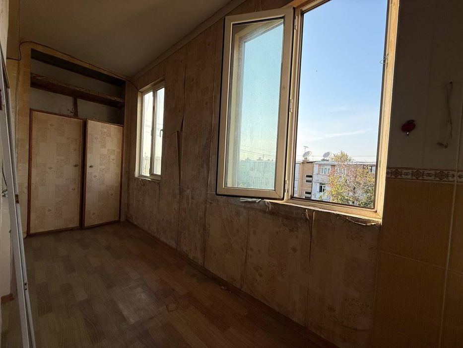 Продаю квартиру Яшнабадский р-он Авиасозлар-1.  2-ком 4-этаж 4-этажном