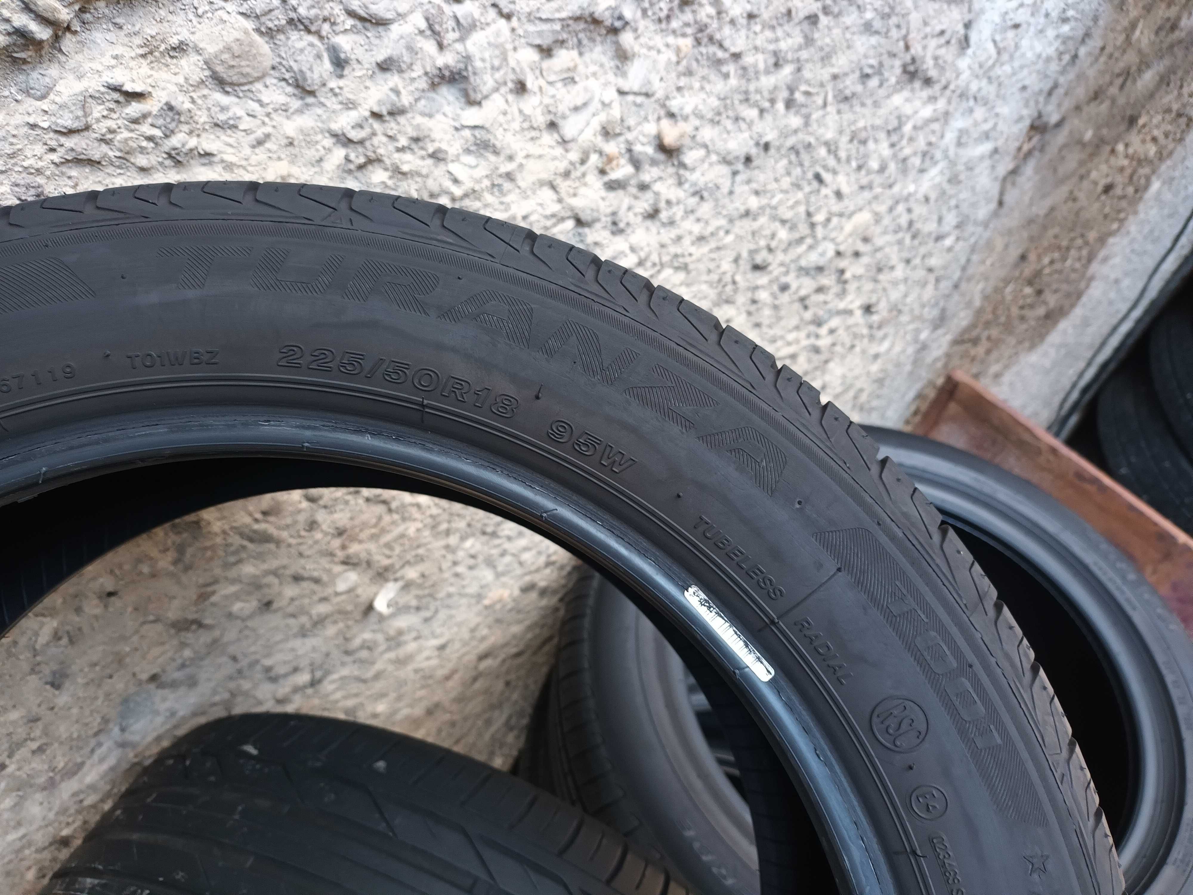 2 летни гуми 225/50 R18 Bridgestone Turanza T001* RUNFLAT 95W RSC