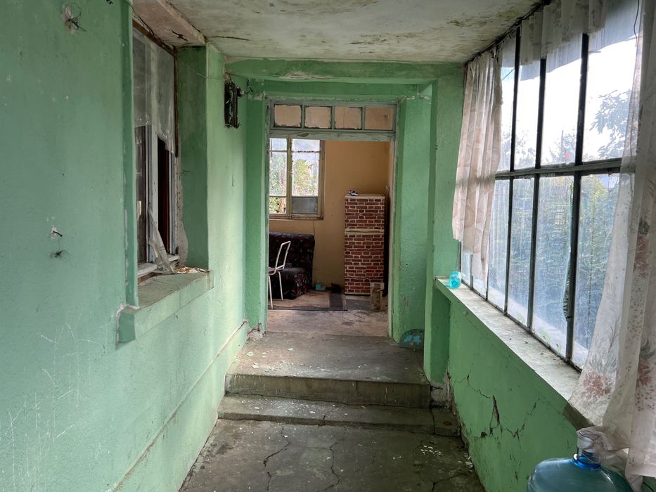 43,000 ЕВРО Камено Къща на 100м от Центъра със дворно място 650кв