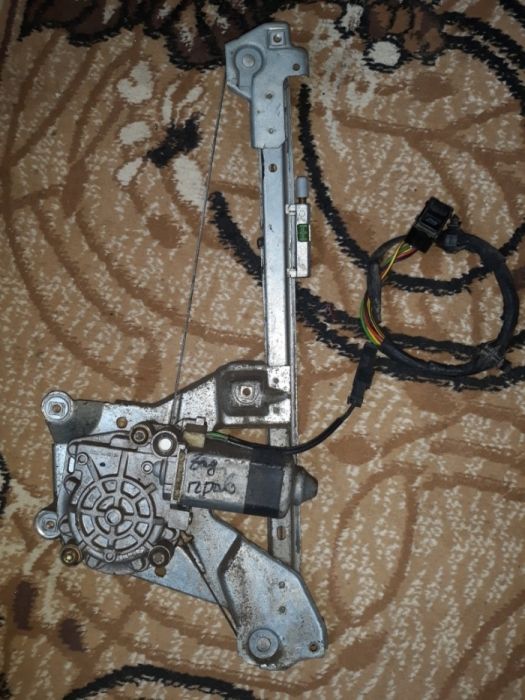 Стекло подъёмник ауди а6 с4