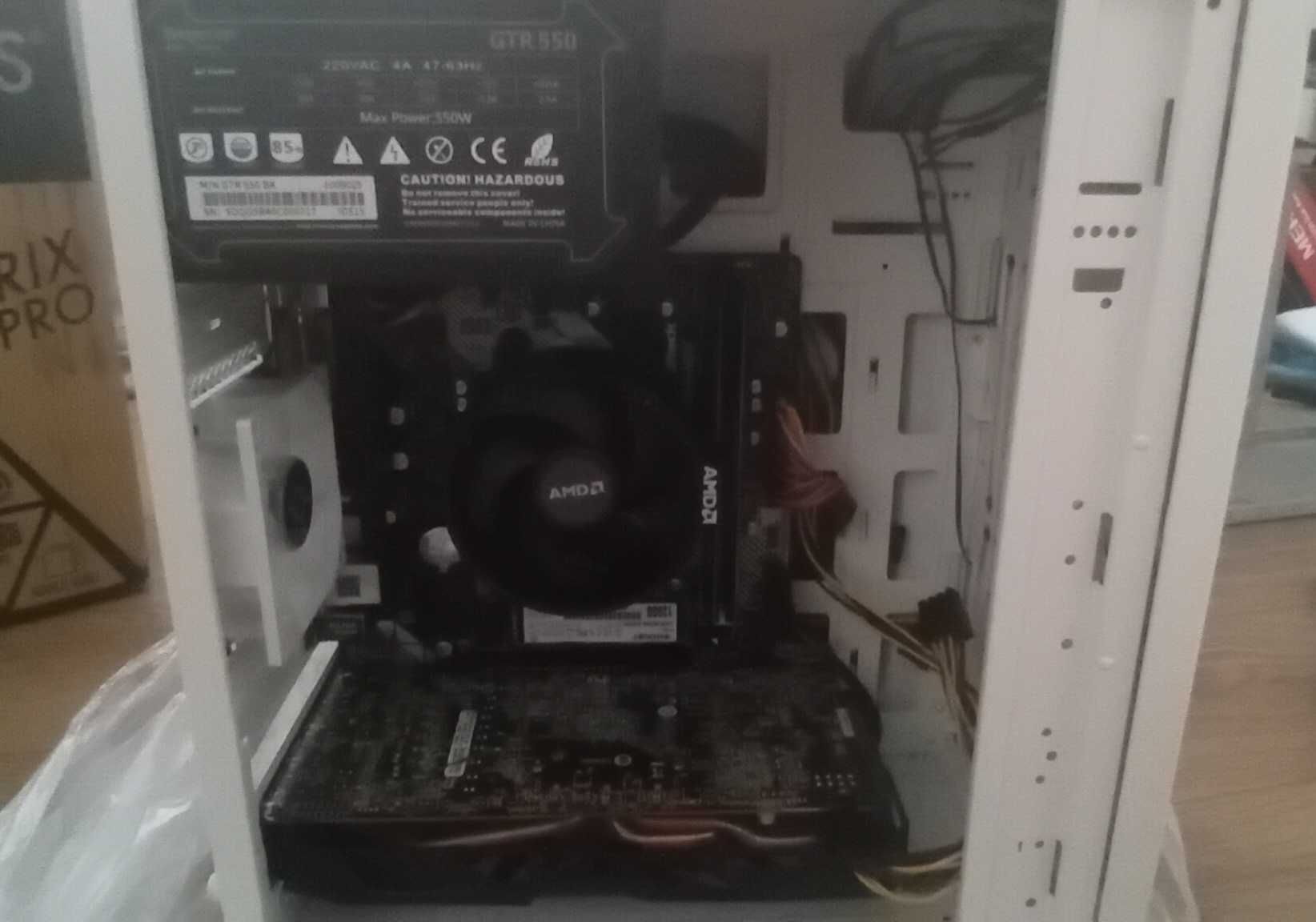 PC Gaming R5 5500 / RX 580 8GB / 16GB RAM / SSD+HDD / Win 11 Pro– Nou!