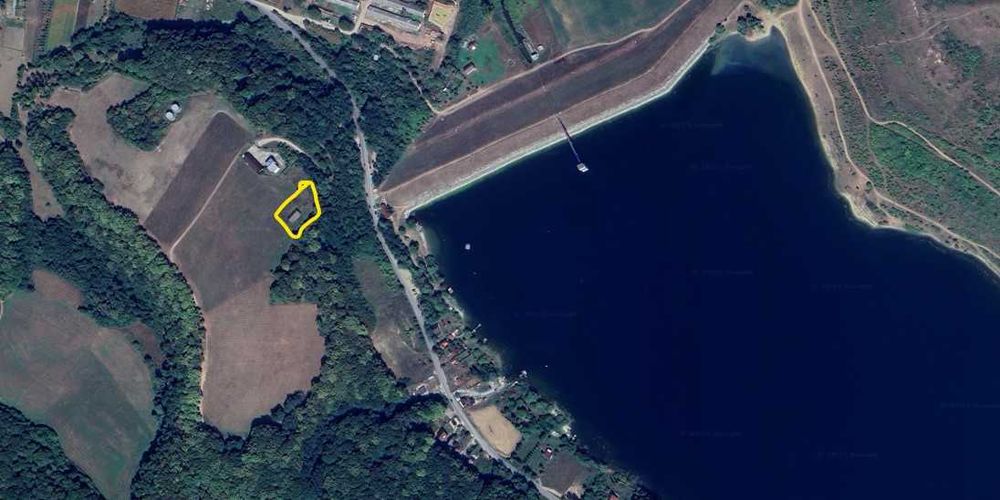 Vand teren la lacul Bezid