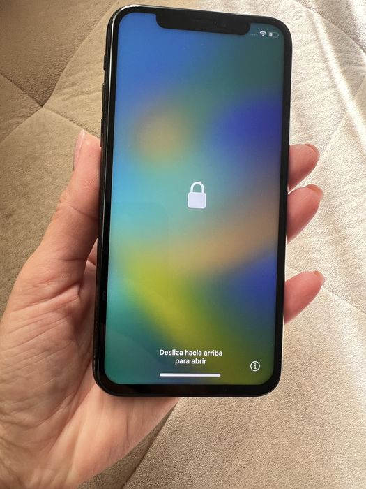 Iphone X и iphone SE,подходящи за части.