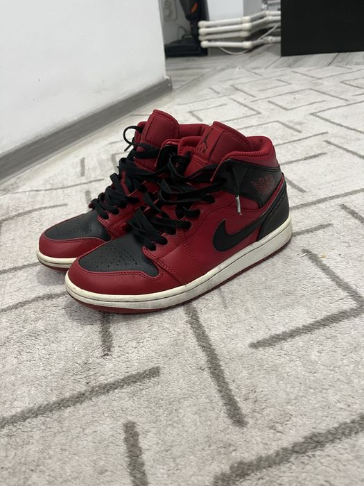 Vand jordan 1 mid reverse bred