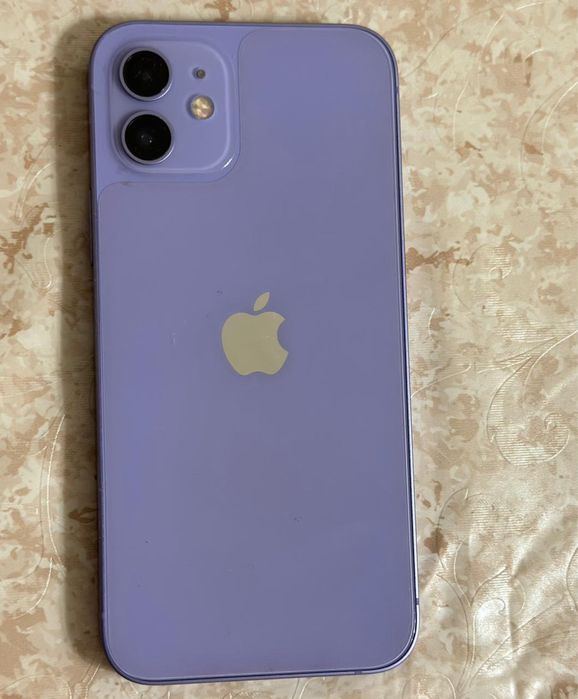 Продам айфон 12