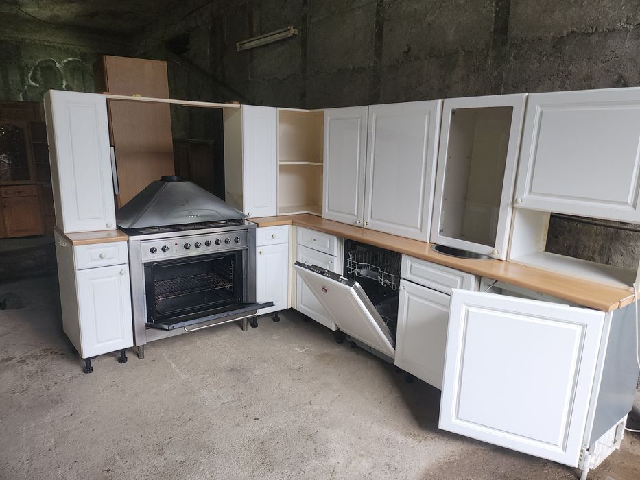 Кухня с електроуредите