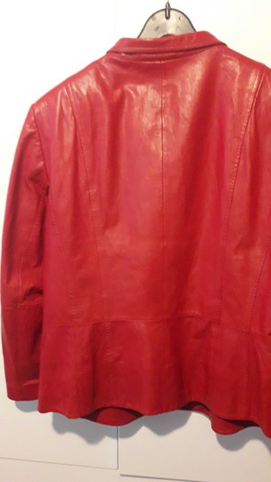 Дамско червено сако / яке / от естествена кожа