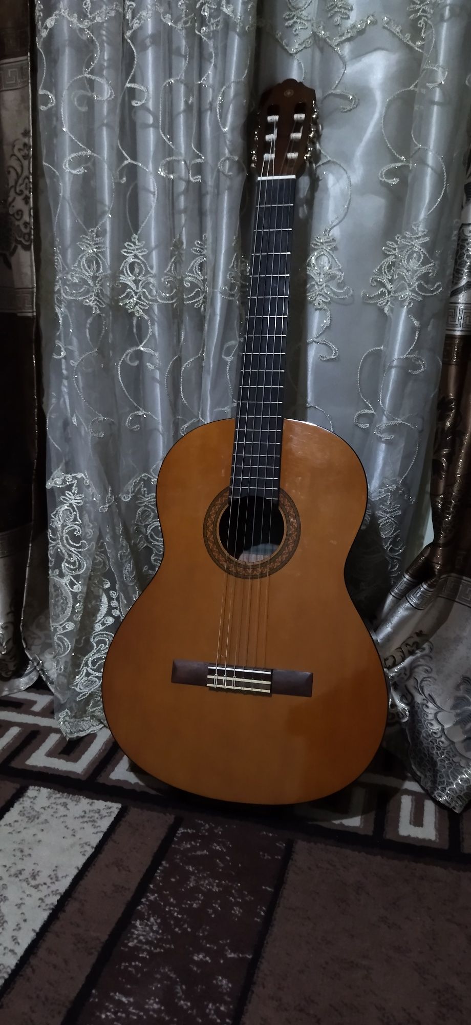 Ямаха с 40 калачинске гитара