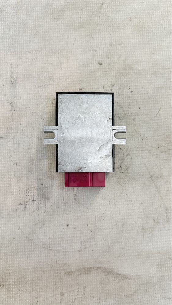 Модул горивна помпа за БМВ Е91 Fuel pump control module