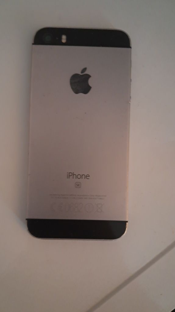 iPhone 5 se в рабочем состоянии.