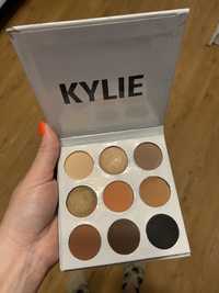 Продам новые тени Kylie