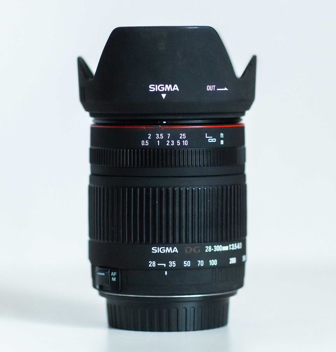 Obiectiv SIGMA 28-300mm pentru CANON EF, DG + Macro