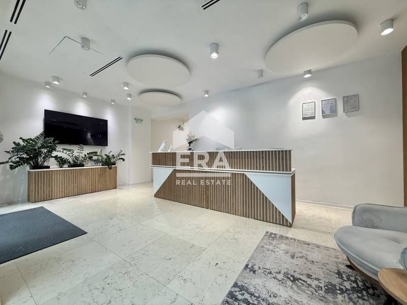 Дава се под наем Магазин в София, Център - 150 кв.м за 5000 € - Снимка #1