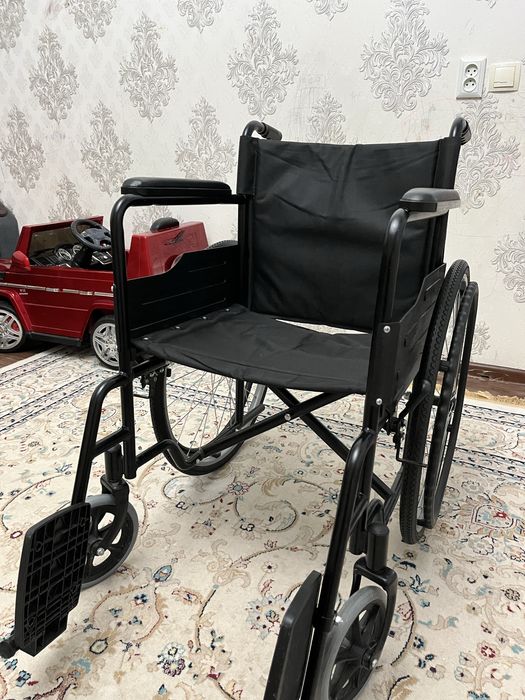 Продам инвалидную коляску. Срочно!!