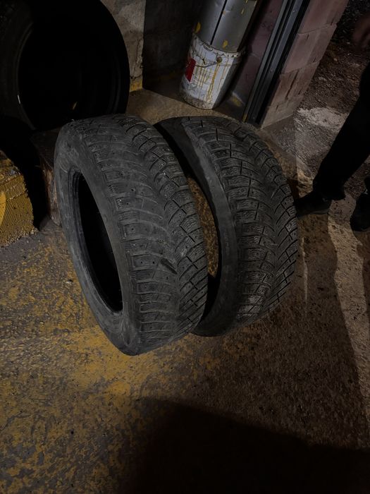Продам шины с шипами 215/65/16