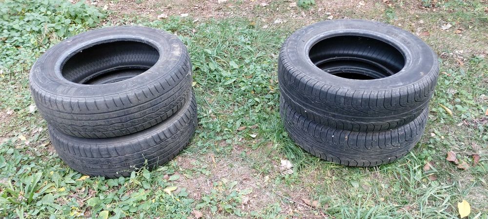 4 cauciucuri /anvelope de vara 195 65 R15 (2 Pirelli + 2 Dunlop)