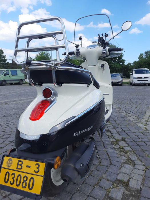 Peugeot Django 2019 4T Injecție 49 cm3 (similar Vespa)